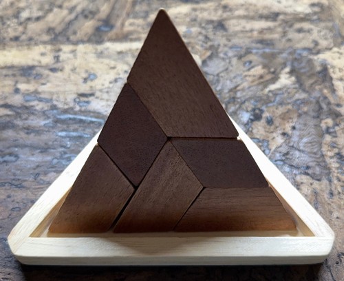 Holzpuzzle aus teilen - 3d,