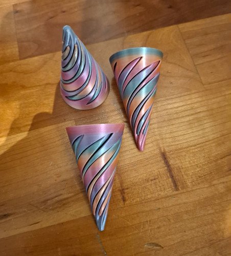 Spiral pyramide fidget cones - spiral,